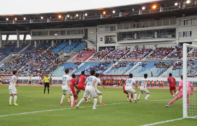 포항스틸러스가 미얀마 프로축구팀과 친선경기를 하고있는 모습. (사진=포스코)