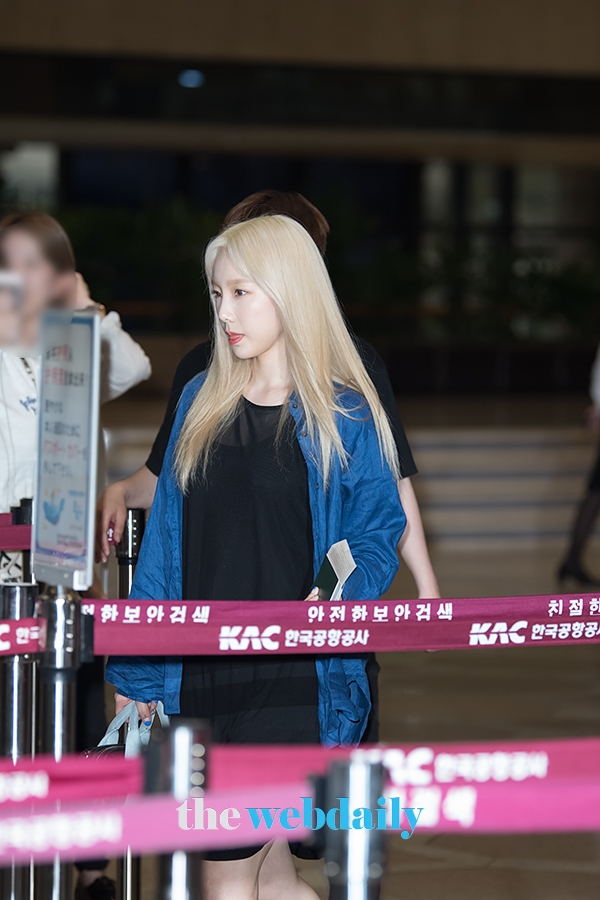 소녀시대 태연, 김포국제공항 출국 현장