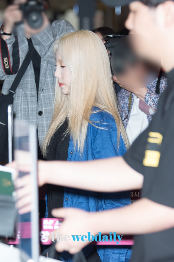 소녀시대 태연, 김포국제공항 출국 현장