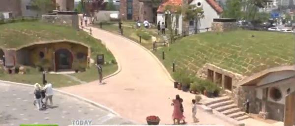 천안 ‘빵마을’이 방송을 통해 알려지면서 관심도 급증하고 있다 / 출처 에스비에스화면