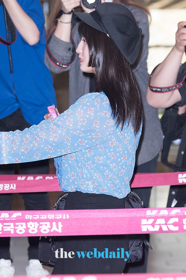 TWICE(트와이스) 모모, 김포국제공항 출국 현장