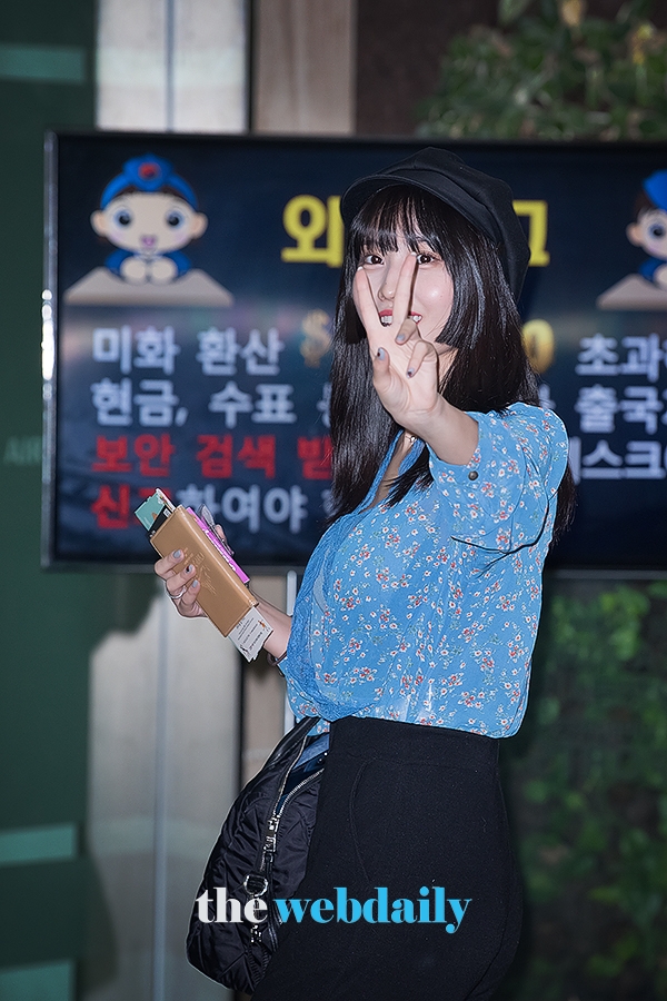 TWICE(트와이스) 모모, 김포국제공항 출국 현장