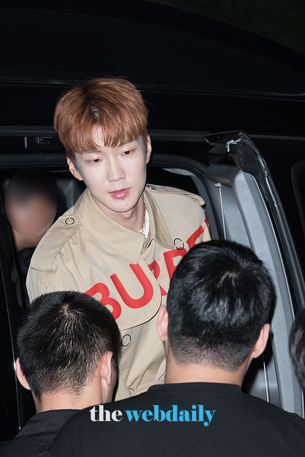위너 이승훈, 버버리 모노그램 컬렉션 론칭 행사 현장