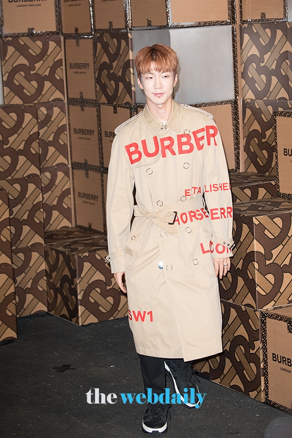위너 이승훈, 버버리 모노그램 컬렉션 론칭 행사 현장