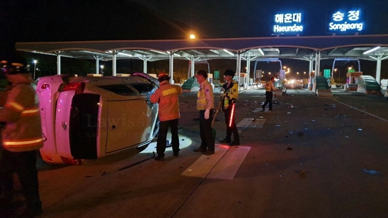 동해선 해운대TG4번출구에서 발생한 사고차량.(사진제공=부산경찰청)