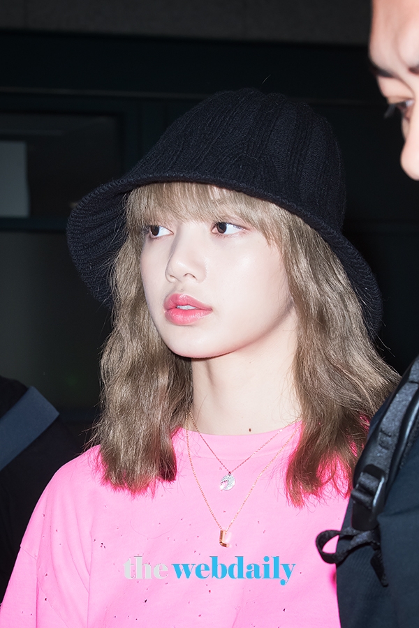 BLACKPINK(블랙핑크) 리사, 인천국제공항 입국 현장