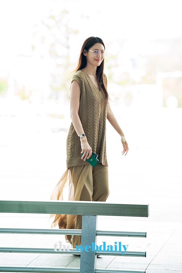 수현, 인천국제공항 출국 현장