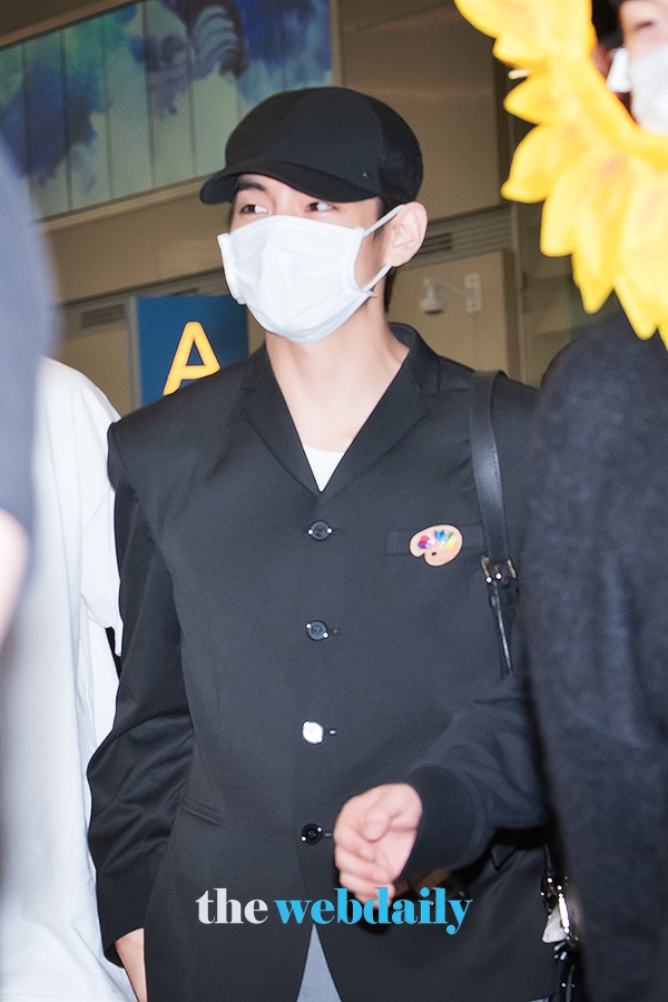 방탄소년단(BTS) 뷔, 인천국제공항 입국 현장