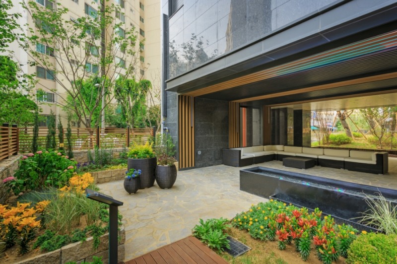 래미안 신반포 리오센트 필로티 가든.(사진=삼성물산)