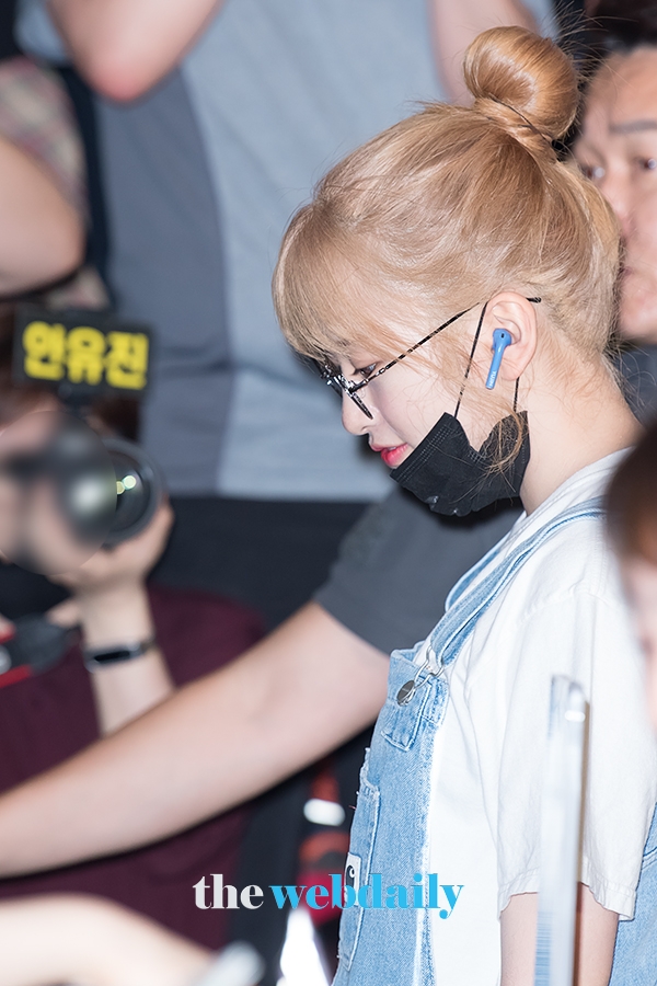아이즈원(IZONE) 안유진, 김포국제공항 출국 현장
