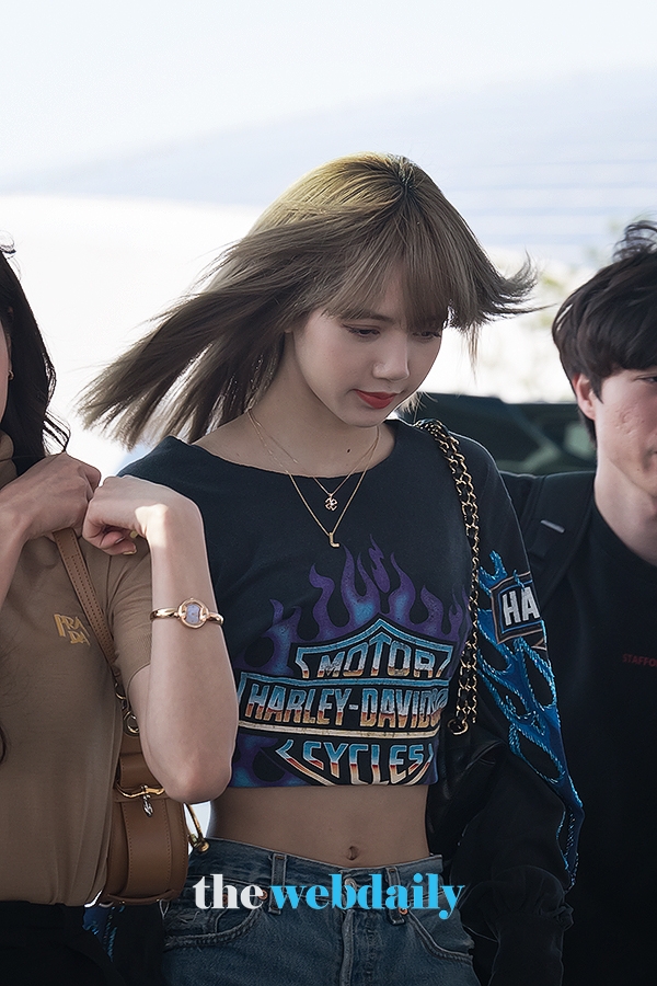 BLACKPINK(블랙핑크) 리사, 인천국제공항 출국 현장