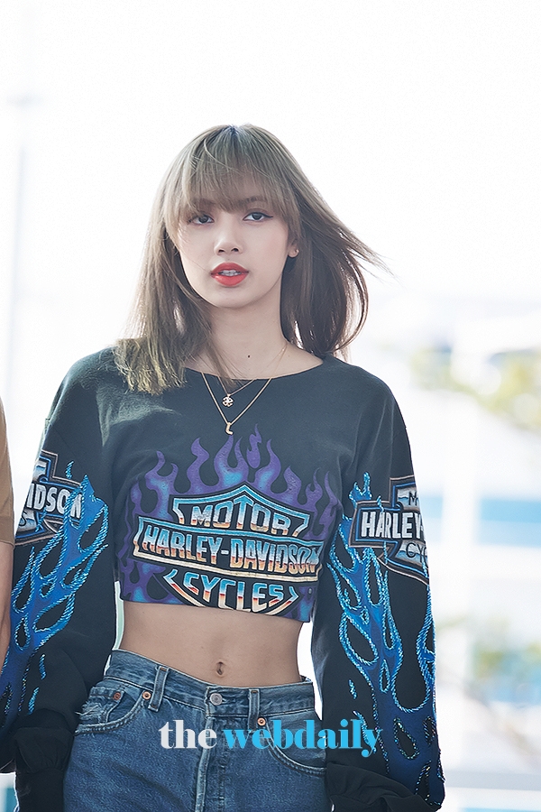 BLACKPINK(블랙핑크) 리사, 인천국제공항 출국 현장