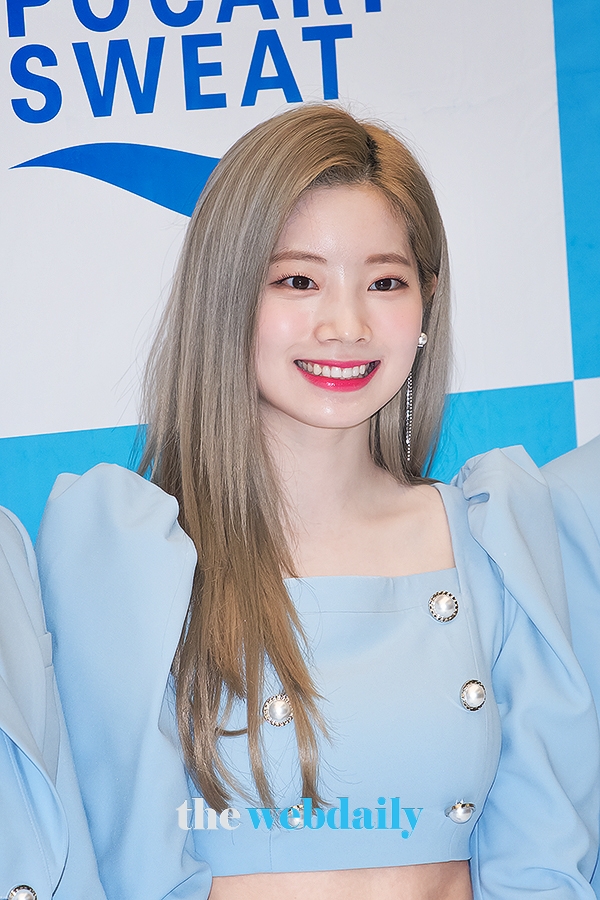 TWICE(트와이스) 다현, 포카리스웨트 이온워터 X 트와이스 팬사인회 현장