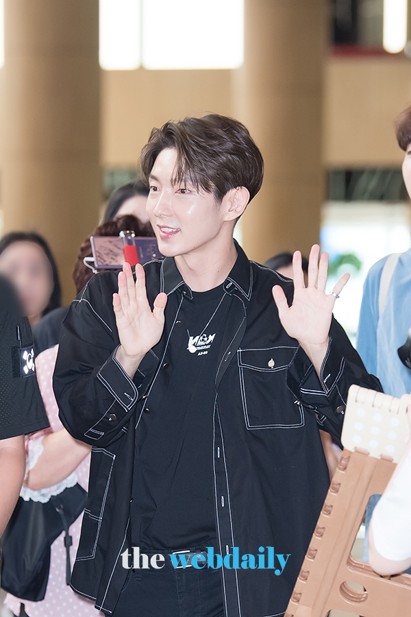이준기, 김포국제공항 출국 현장