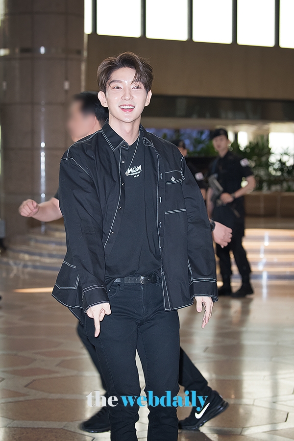 이준기, 김포국제공항 출국 현장