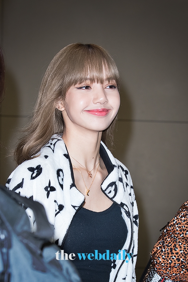 BLACKPINK(블랙핑크) 리사, 인천국제공항 입국 현장