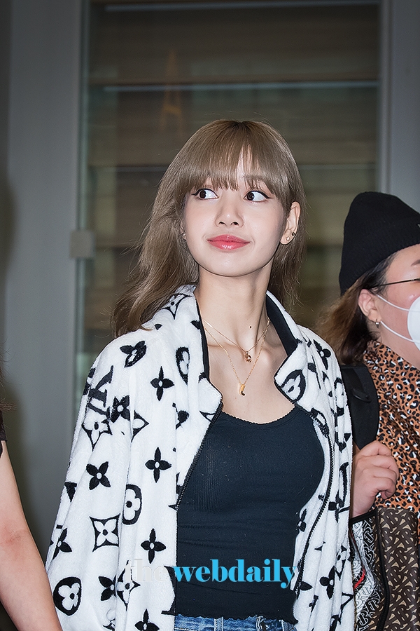 BLACKPINK(블랙핑크) 리사, 인천국제공항 입국 현장