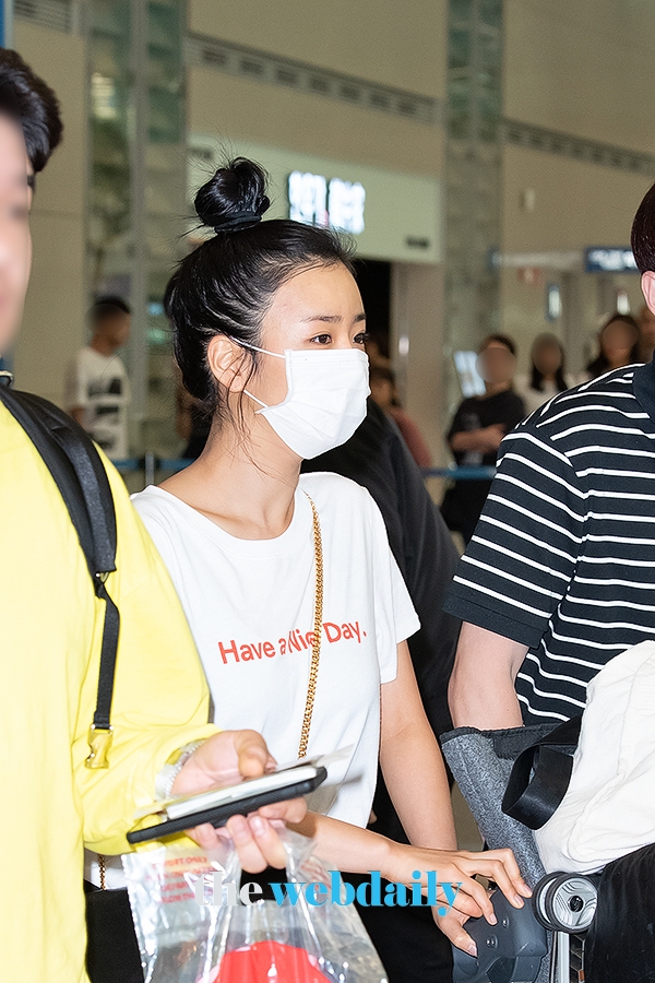 에이핑크 윤보미, 인천국제공항 입국 현장
