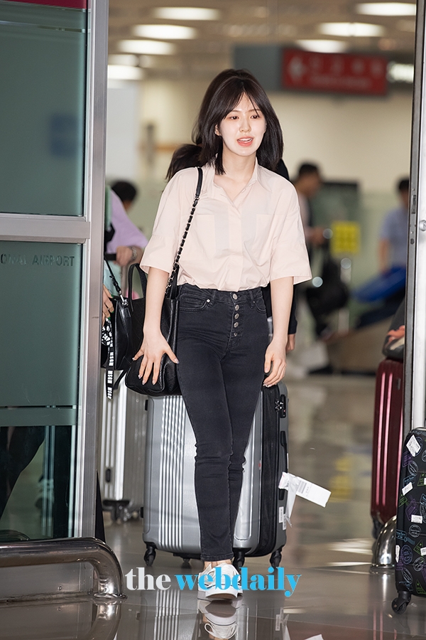레드벨벳(RedVelvet) 웬디, 김포국제공항 출국 현장