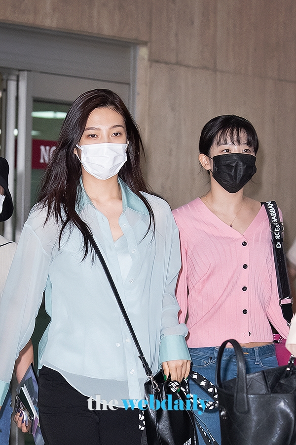 레드벨벳(RedVelvet) 조이-슬기, 김포국제공항 출국 현장