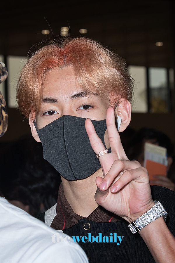 갓세븐(GOT7) 뱀뱀, 김포국제공항 출국 현장