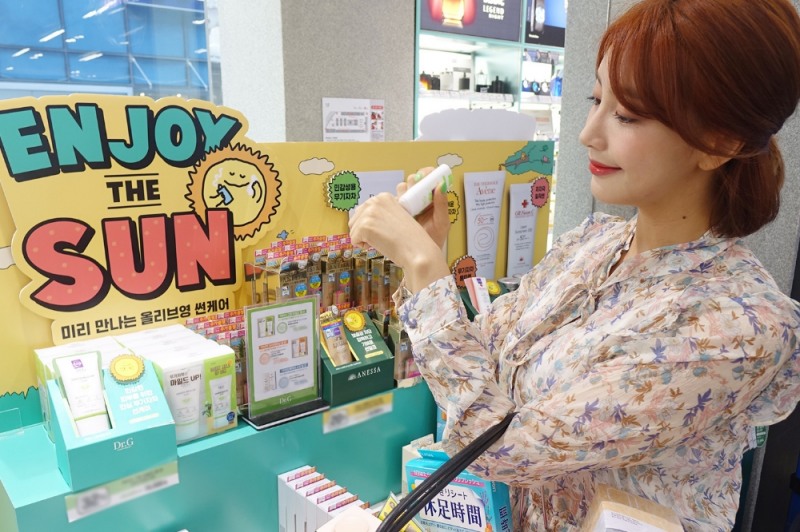 올리브영, 올여름 선케어 트렌드 ‘무기자차’…저자극∙성분 관심에 매출 58%↑