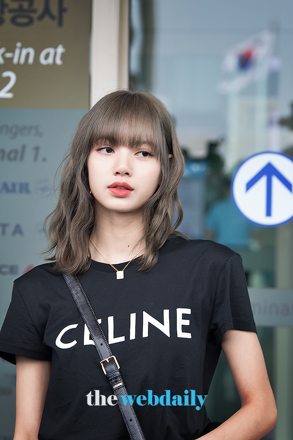 BLACKPINK(블랙핑크) 리사, 인천국제공항 출국 현장