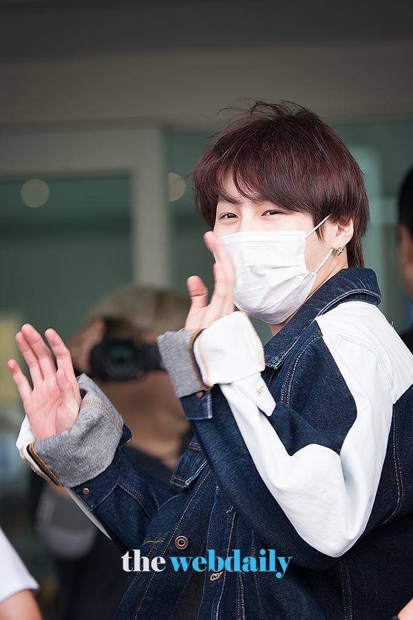 하성운, 인천국제공항 출국 현장