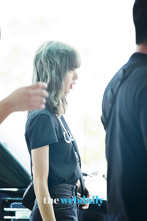 BLACKPINK(블랙핑크) 리사, 인천국제공항 출국 현장