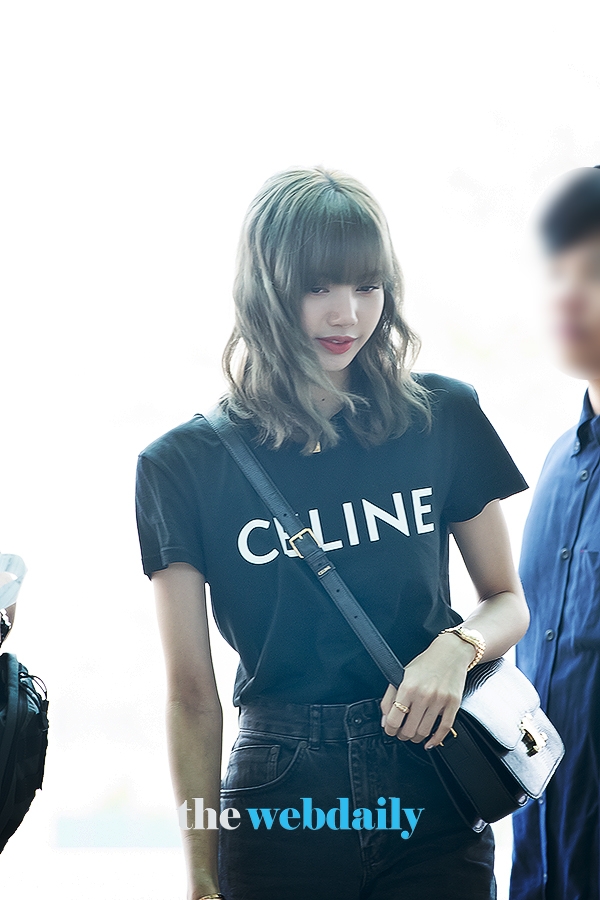 BLACKPINK(블랙핑크) 리사, 인천국제공항 출국 현장
