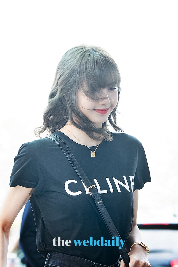 BLACKPINK(블랙핑크) 리사, 인천국제공항 출국 현장