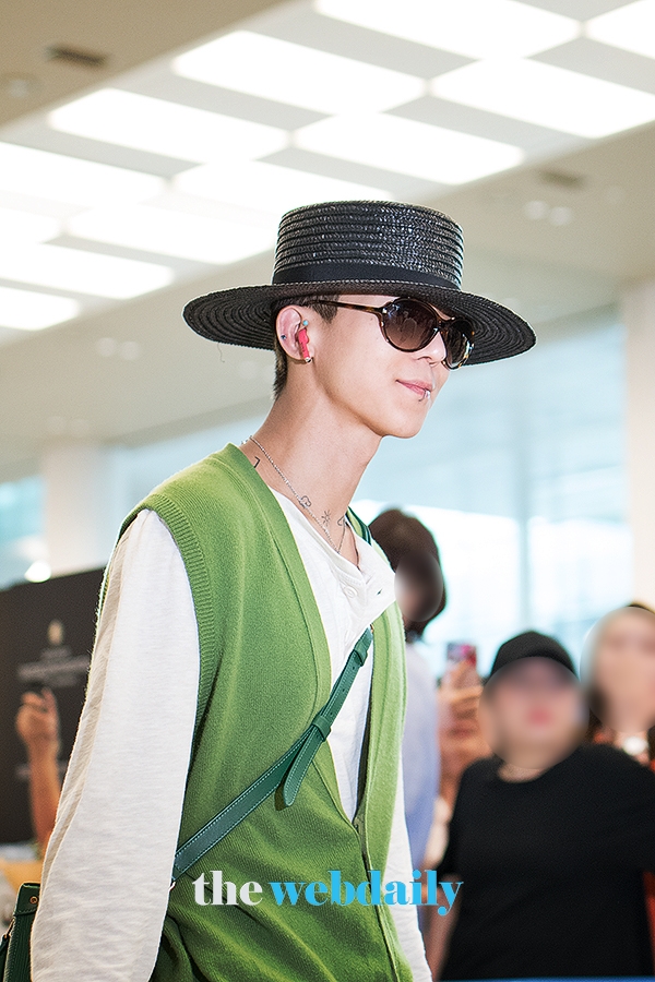 위너 송민호, 인천국제공항 입국 현장