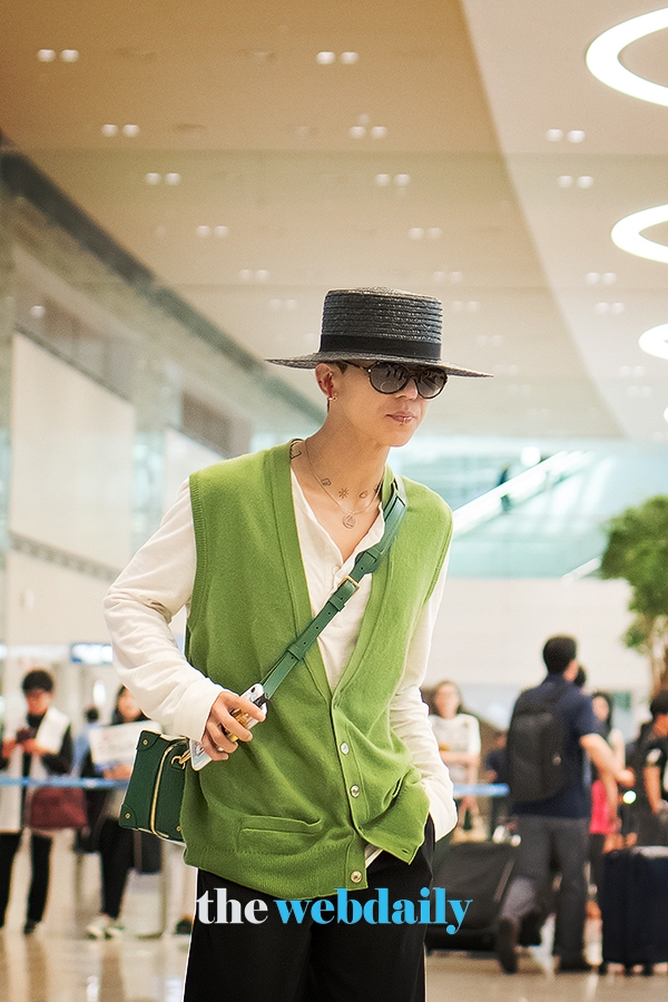 위너 송민호, 인천국제공항 입국 현장