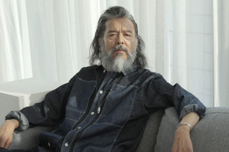 시니어 모델 김칠두, '다슈 에어부스터' 시선 강탈 스타일링