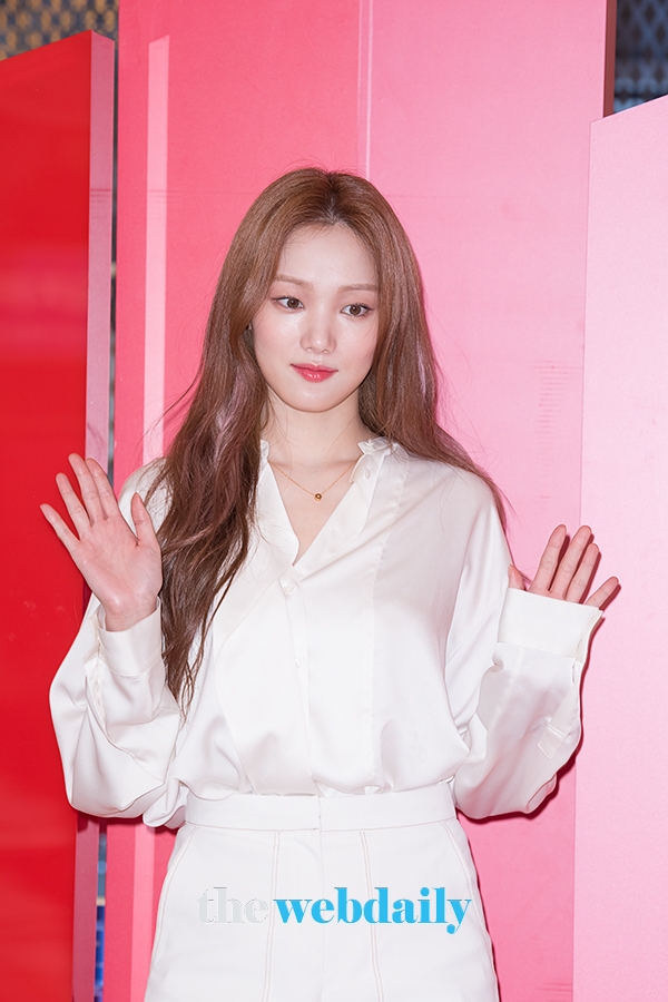 이성경, 라네즈 신제품 론칭 포토월 행사 현장