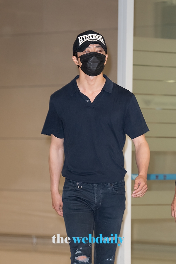 김재욱, 인천국제공항 입국 현장