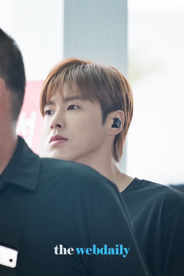 동방신기(TVXQ) 유노윤호, 인천국제공항 출국 현장