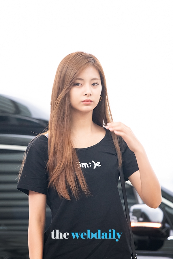 TWICE(트와이스) 쯔위, 인천국제공항 출국 현장