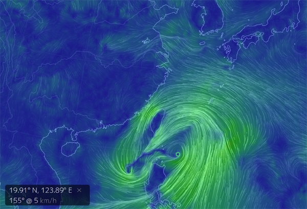 태풍 ‘다나스’가 필리핀 앞 바다에 머무르고 있다 / 출처 구글어스눌스쿨