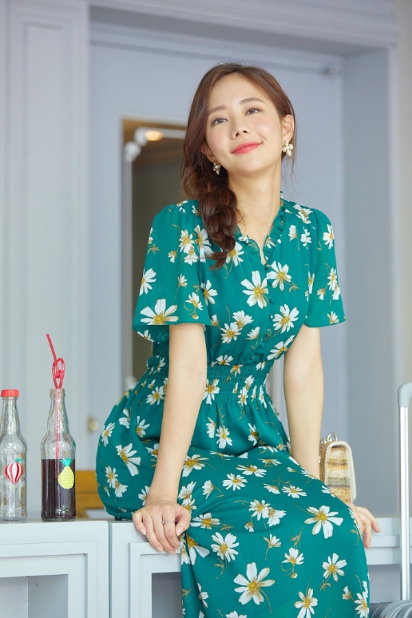 이랜드월드 로엠, 신상 여행룩 뮤즈로 오영주 발탁