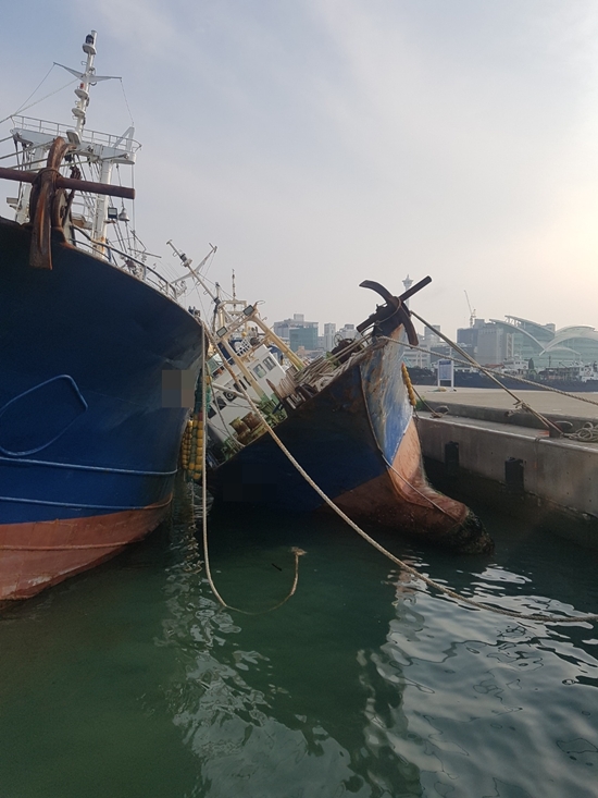 침수선박.(사진제공=부산해양경찰서)