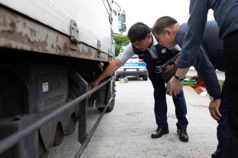 단속 모습.(사진=한국교통안전공단)