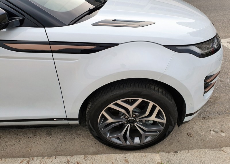 올 뉴 레인지로버 이보크 퍼스트 에디션 트림에 적용된 20인치 휠.(사진=최영록 기자)