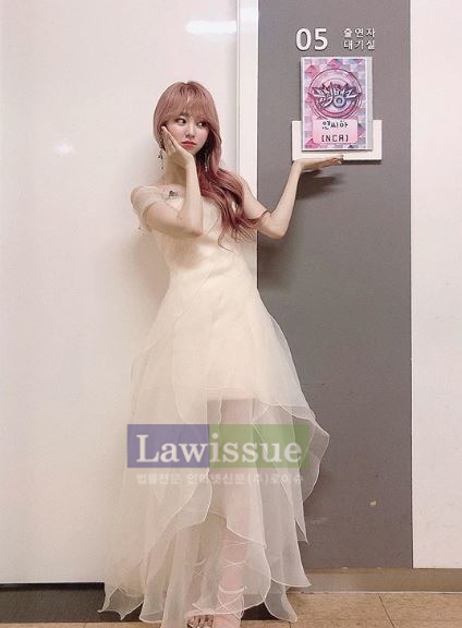 앤씨아, 새하얀 피부는 덤....인형미로 똘똘무장