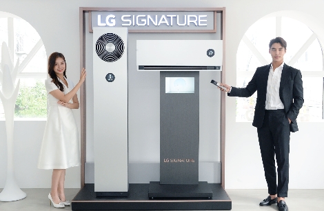 모델이 LG 시그니처(LG SIGNATURE) 에어컨을 소개하는 모습. 사진=LG전자