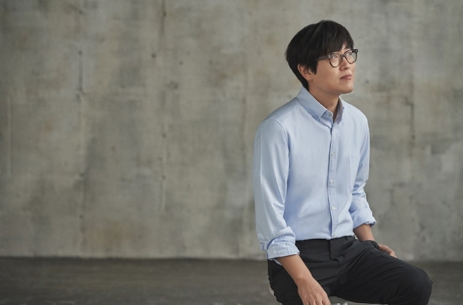 '8개월 만에 컴백' 김동률, 신곡 '여름의 끝자락' 악보 선공개