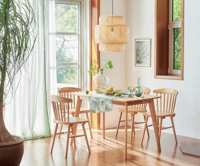 31일까지 한샘몰에서 할인된 가격에 선보이는 포레 원목 식탁 세트. (사진=한샘)