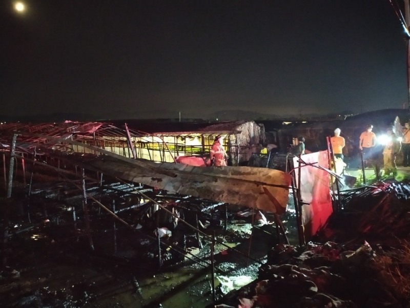 불타버린 비닐하우스 농막.(사진제공=부산경찰청)