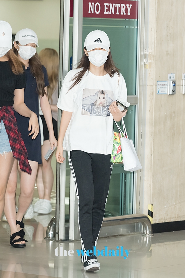 아이즈원(IZONE) 강혜원, 김포국제공항 입국 현장