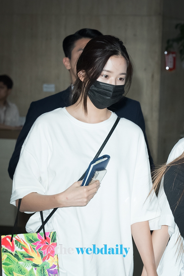 아이즈원(IZONE) 장원영, 김포국제공항 입국 현장